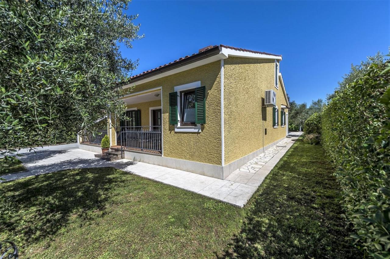Spacious Three-Bedroom Villa Balun With Pool Poreč Eksteriør bilde