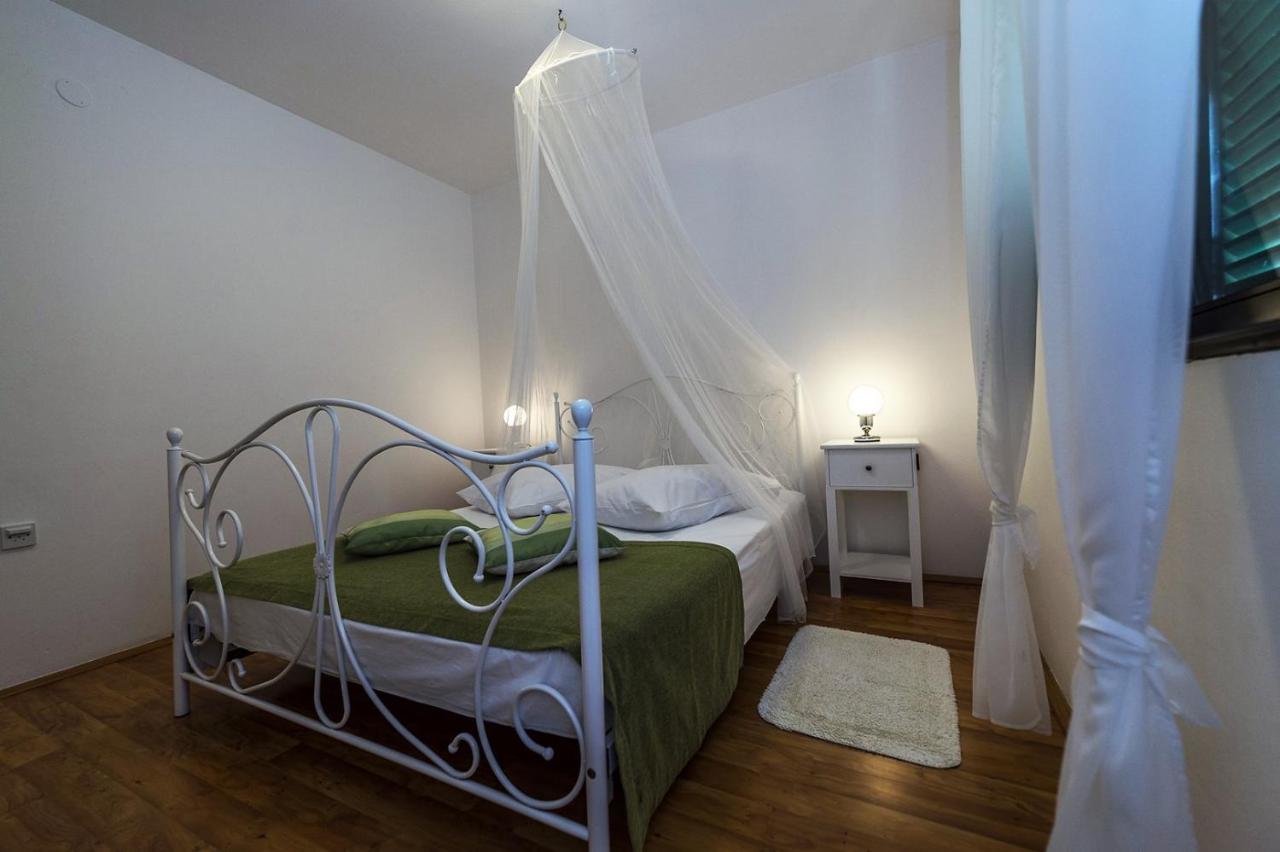 Spacious Three-Bedroom Villa Balun With Pool Poreč Eksteriør bilde