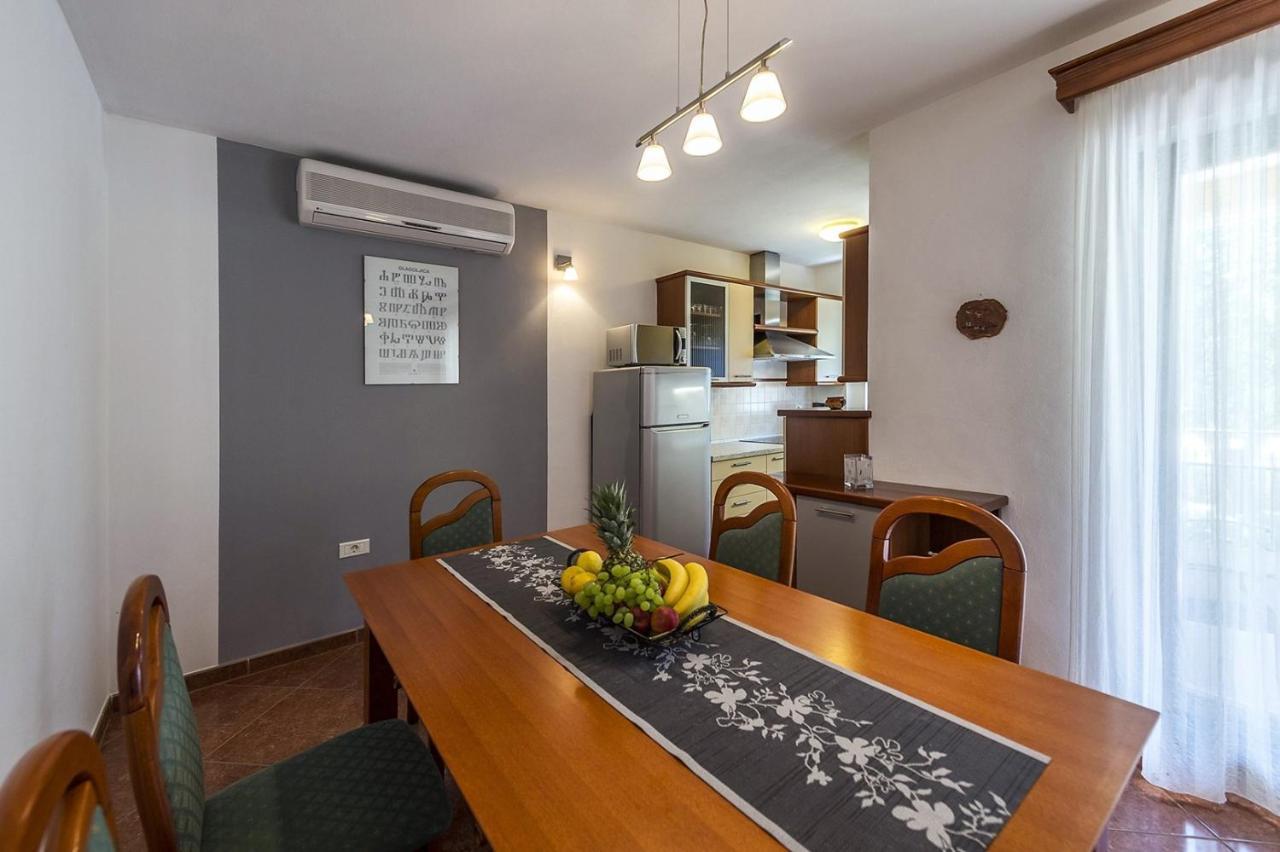 Spacious Three-Bedroom Villa Balun With Pool Poreč Eksteriør bilde